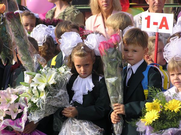 Et barn i 1. klasse: hvordan hjelpe ham med å tilpasse seg?